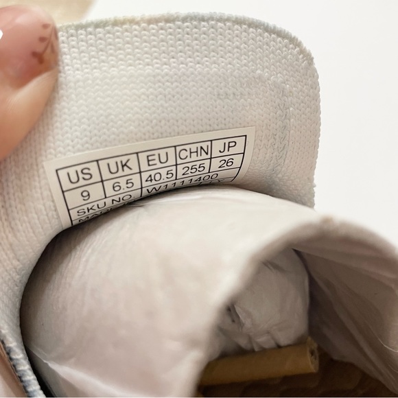 Size 9 NWT UIN Slip On Shoes Comfortable Loafers Leopard's eyes brown knitted - Picture 6 of 9